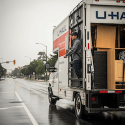 /getattachment/133245f7-9591-419a-bdf2-7094d3f0b767/Move-In-Day.png